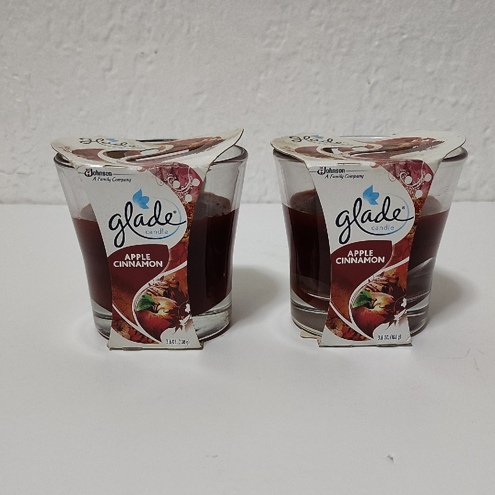 2 Glade Apple Cinnamon Scented Candles - Deep Red $16